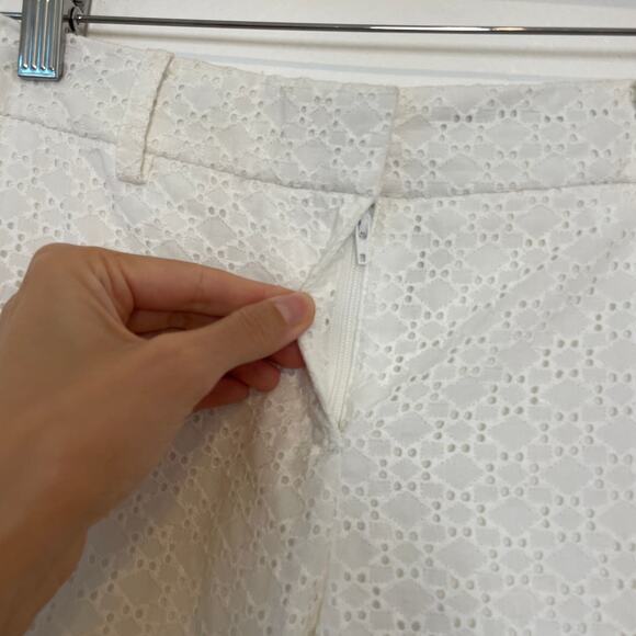 Ann Taylor – White Eyelet Slim Trouser Pant - Picture 5 of 9